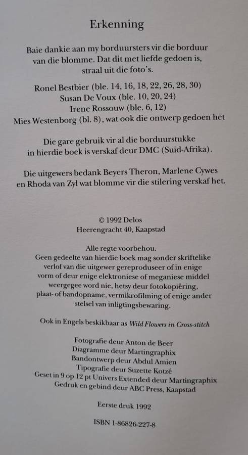 Inheemse blomme in kruissteek - Roza Oberholster (paperback)