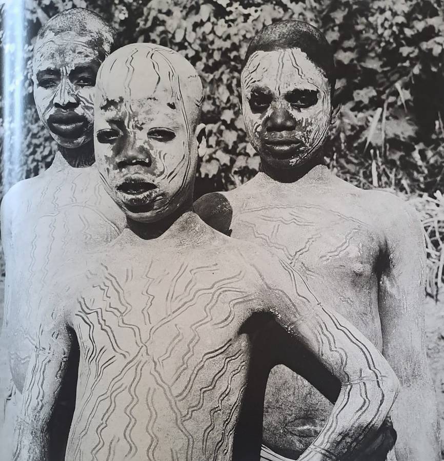 Portraits in Africa - Hector Acebes (hard cover with dj)