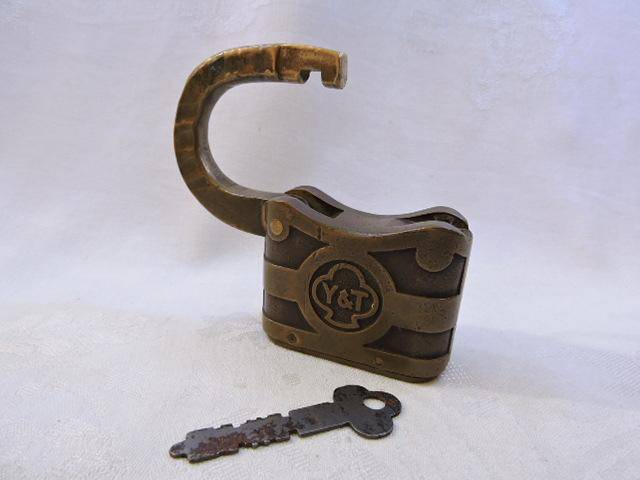 Vintage YALE Lock Heavy LARGE with key