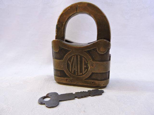 Vintage YALE Lock Heavy LARGE with key