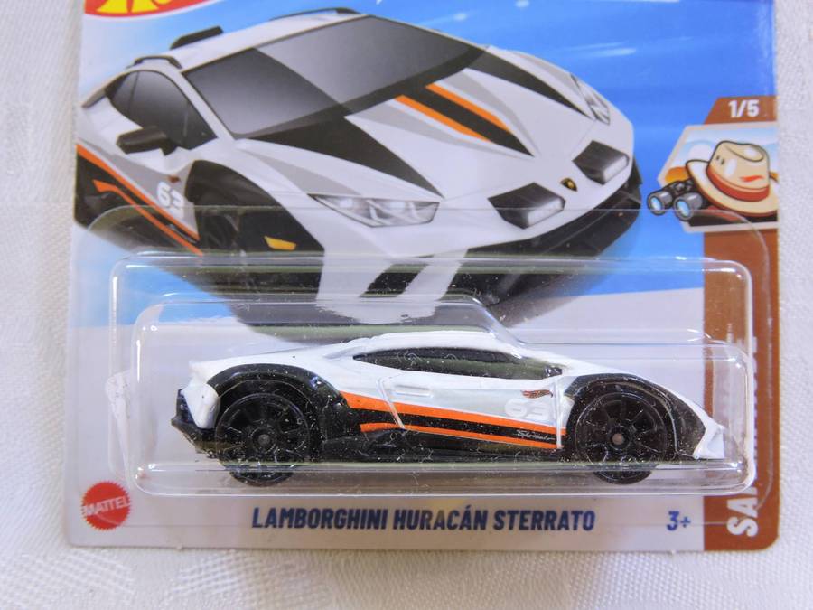 Hot Wheels LABMORGHINI HURACAN STERRATO  Supercar  ( White Orange/Black stripe )