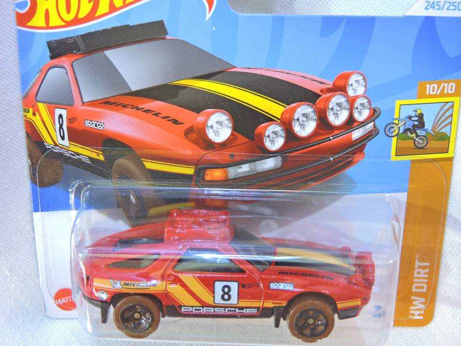 Hot Wheels PORSCHE 928 S Safari  ( Red #8 )
