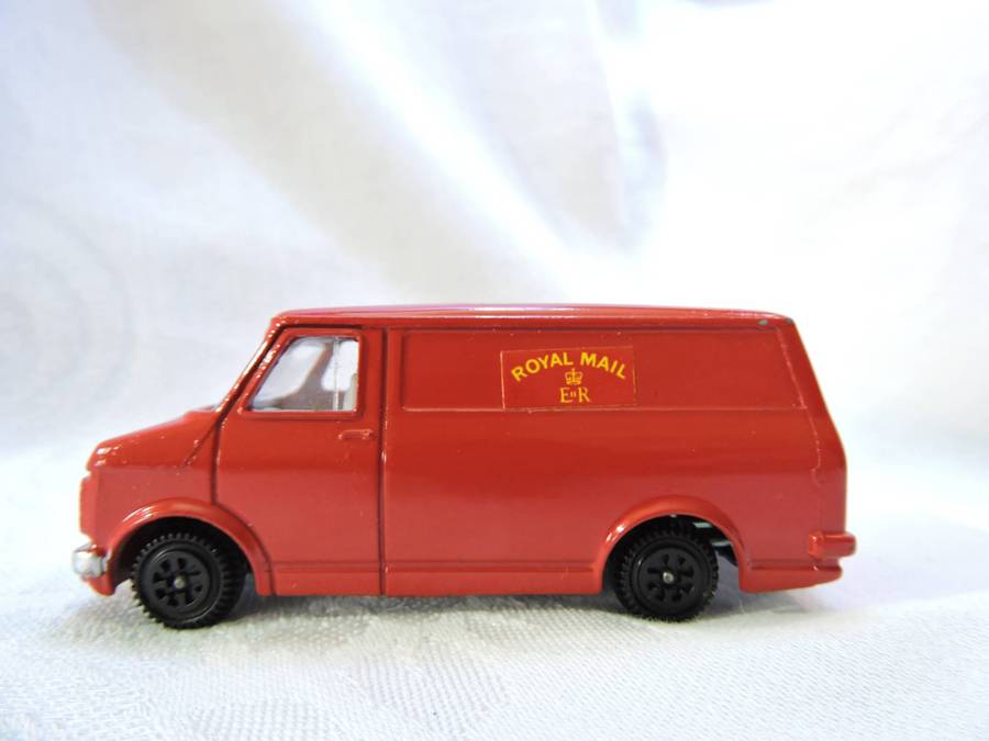 DINKY TOYS Bedford Royal Mail Van in Box ( Red ) 410