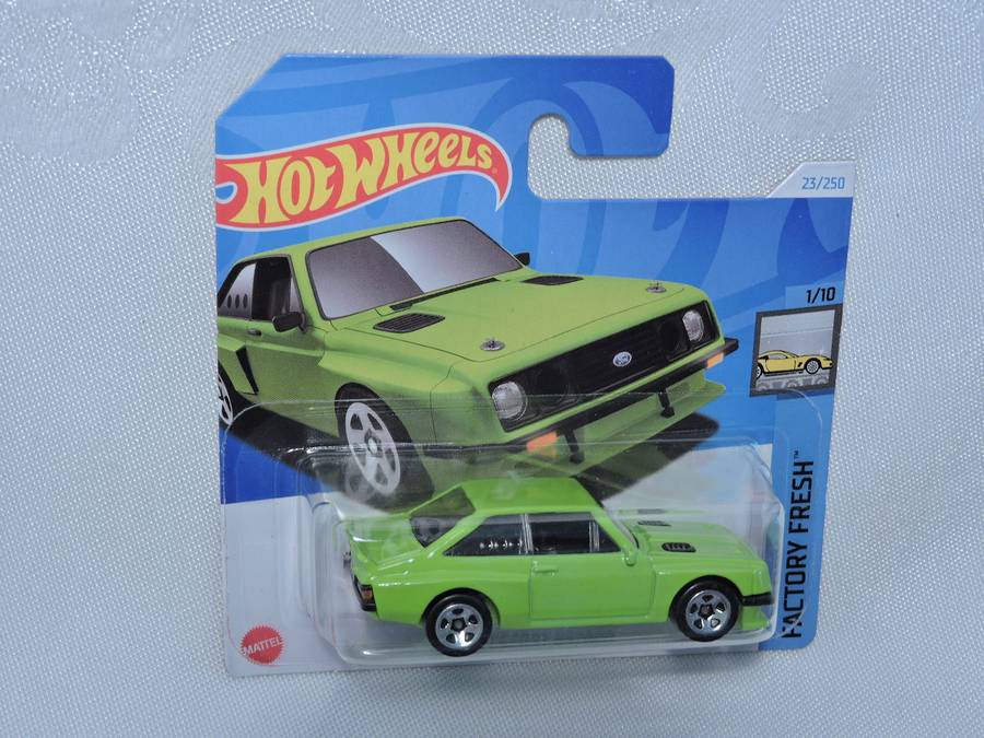 Hot Wheels FORD Escort RS2000 ( Lime Green ) Short Card .