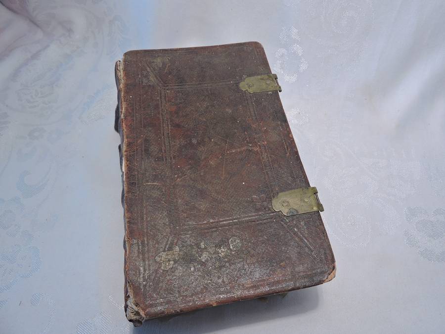 Dutch Bible Bijel Dated 1852 previously belonging to Jordaan Family