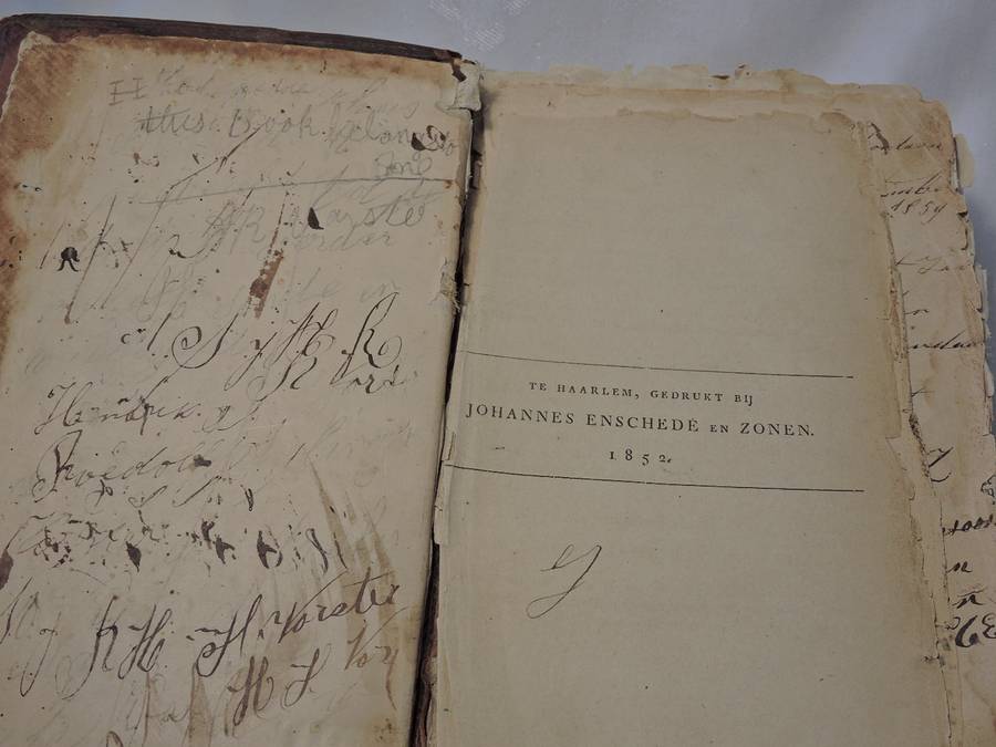 Dutch Bible Bijel Dated 1852 previously belonging to Jordaan Family