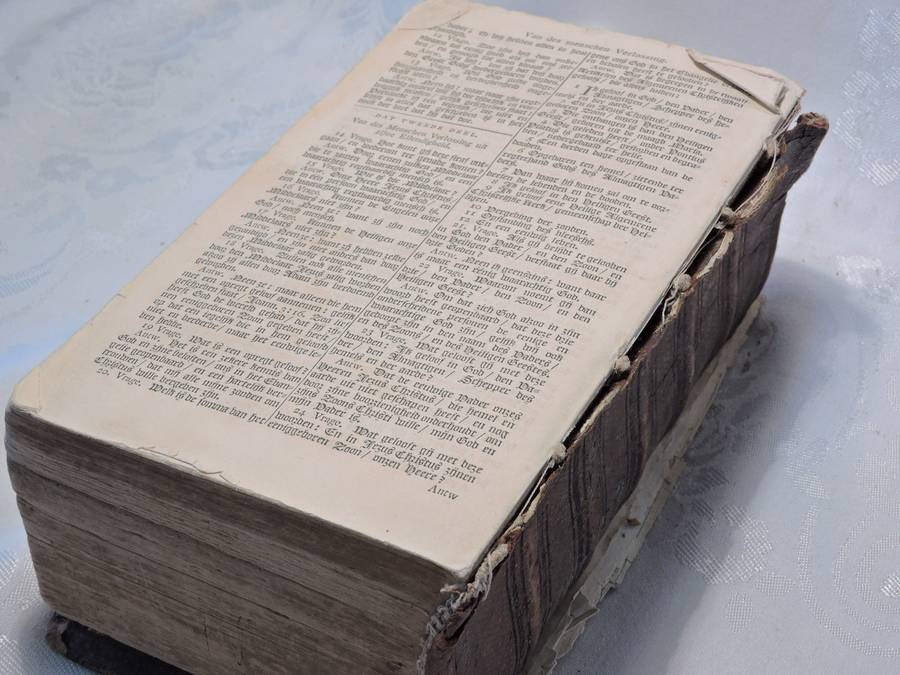 Dutch Bible Bijel Dated 1852 previously belonging to Jordaan Family