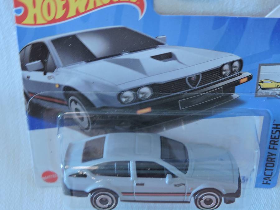 Hot Wheels ALFA ROMEO GTV 3.0  ( Grey )