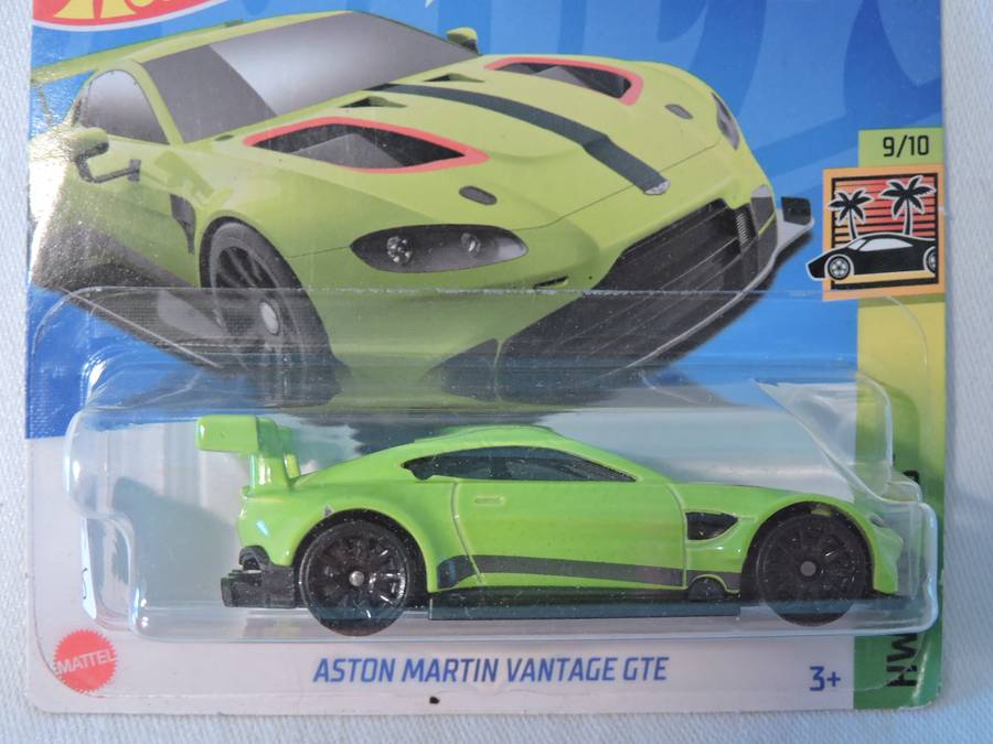 Hot Wheels ASTON MARTIN VANTAGE GTE ( Green )