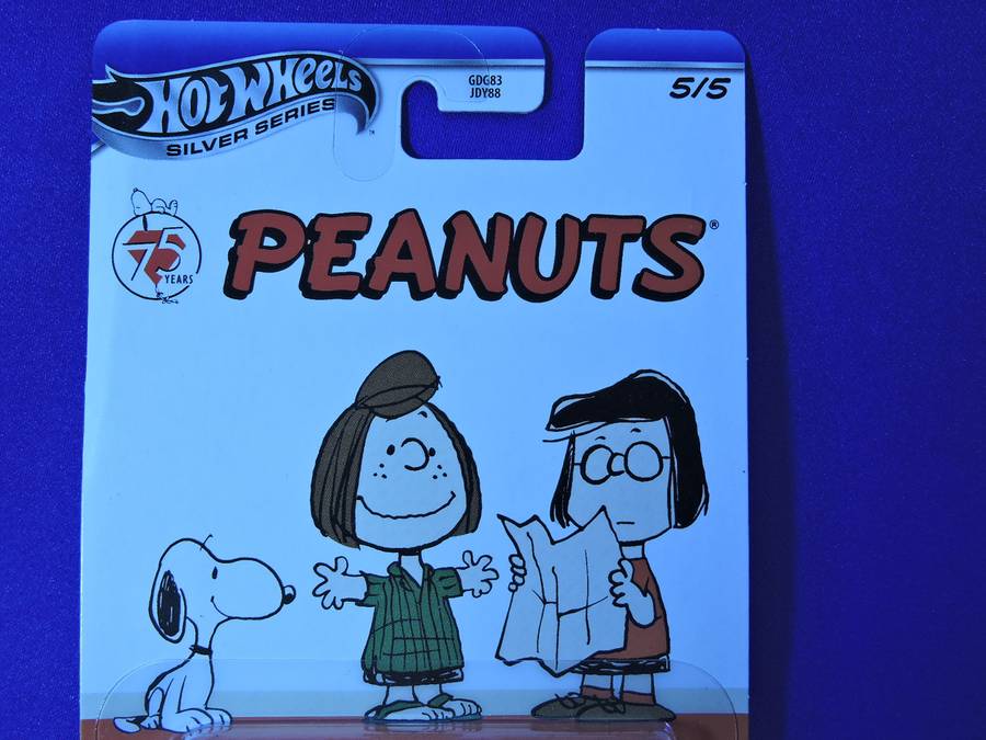 Hot Wheels FIAT 500D Moificado Peanuts  5/5 ( Cream )  Silver Series