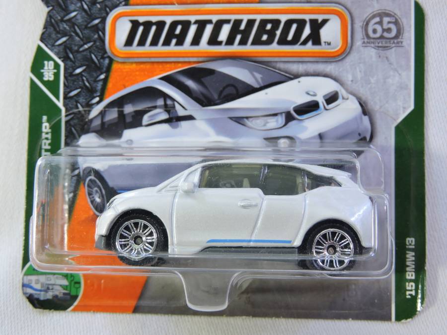 Matchbox BMW i3 ( White )    like Hot Wheels