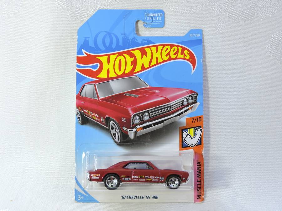 Hot Wheels CHEVY CHEVROLET Chevelle SS 396 ( Red )  Long Card