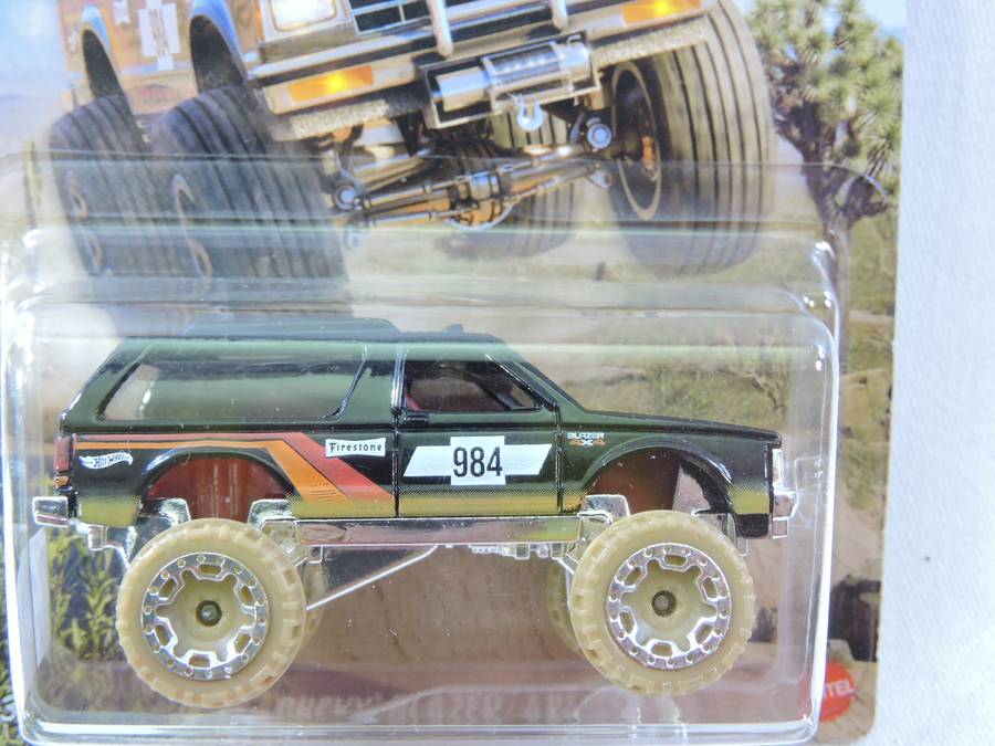 Hot Wheels CHEVY CHEVROLET Blazer 4x4  ( Black #984 )