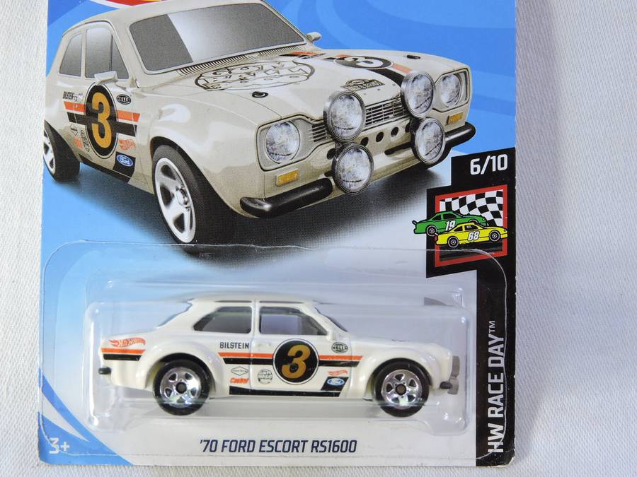 Hot Wheels FORD ESCORT RS1600  ( Whit Gum Ball 3000 ) Long card