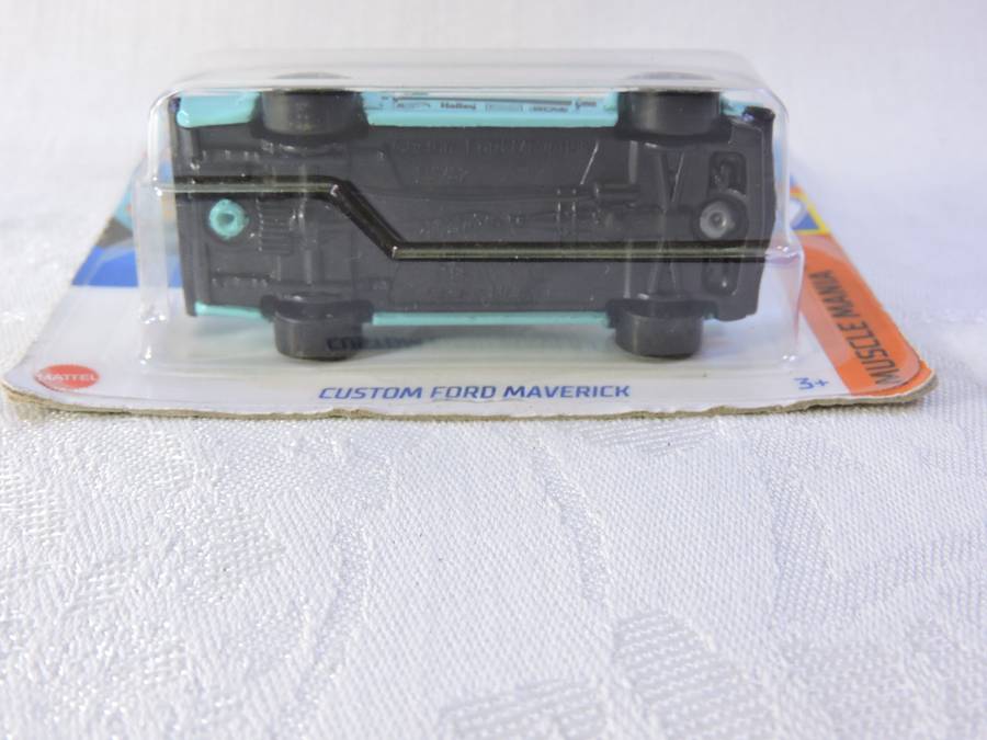 Hot Wheels FORD MAVERICK Custom ( Blue )