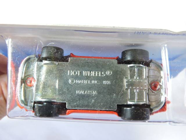 Hot Wheels PORSCHE 911 ( Full Metal. 1974 on Base Plate )  Long Card.