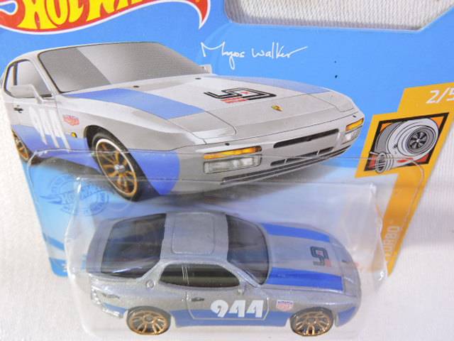 Hot Wheels PORSCHE 944 Turbo ( Silver/Blue #944 )