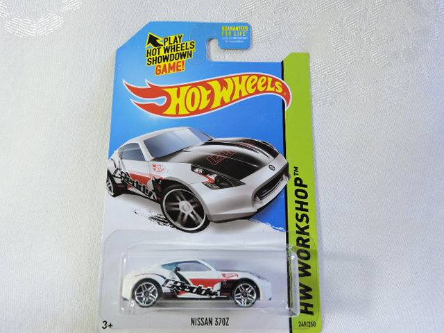 Hot Wheels NISSAN 370Z ( White G Reddy ) Long Card Like DATSUN