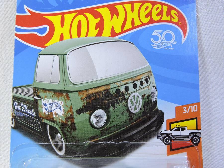 Hot Wheels VW VOLKSWAGEN T2 Pickup Kombi Bakkie  ( HW Hardware ) Long Card