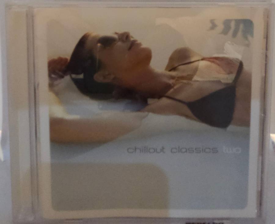 Chill Out Classics Two    (2353)
