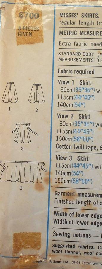 SIMPLICITY 6700 SET OF SKIRTS SIZES 12 WAIST 67 CM  COMPLETE