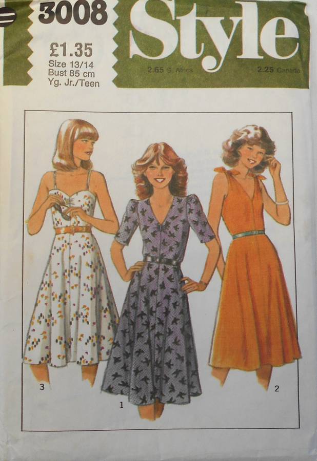 STYLE 3008 DRESS WITH BODICE VARIATIONS SIZE 13/14 BUST 85 CM COMPLETE