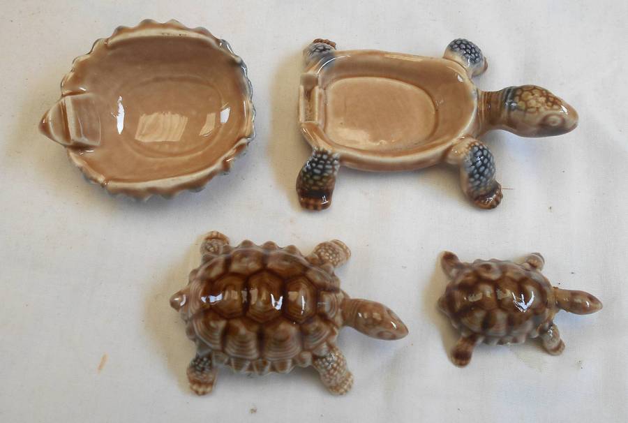 BOXED SETS OF WADE TORTOISES - LIDDED TORTOISE-MUM TORTOISE & BABY plus WHIMSIE TORTOISE