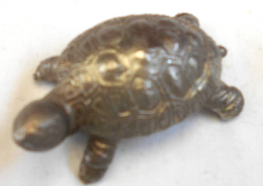 SMALL SOLID BRASS TORTOISE- LENGTH 6.5 CM & WEIGHT 140 GRAMS