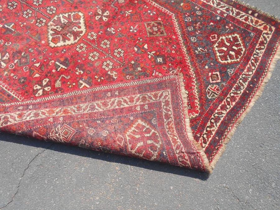 Vintage Red colour Persian Qashqai Carpet   210 cm x 151cm   Hand Knotted with character
