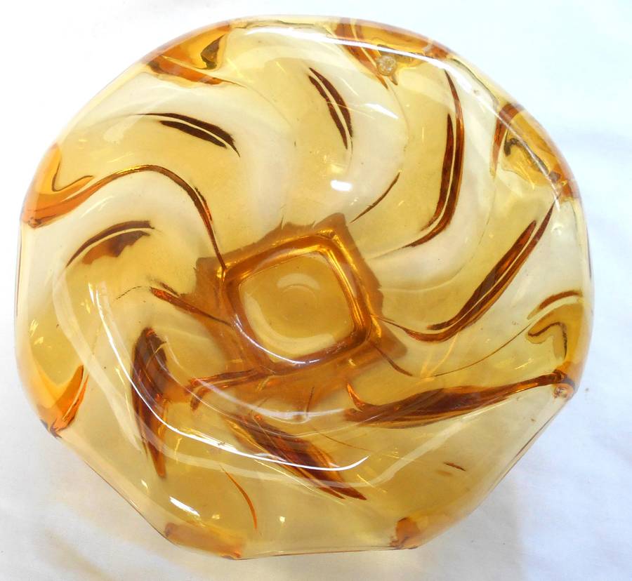 Vintage DAVIDSON Amber glass bowl with swirl -MADE IN ENGLAND-in excellent condition