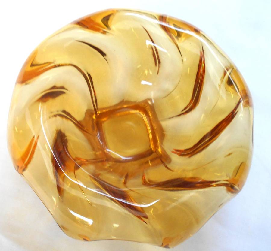 Vintage DAVIDSON Amber glass bowl with swirl -MADE IN ENGLAND-in excellent condition