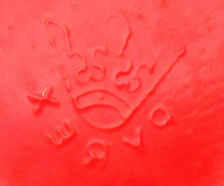 VINTAGE CUTEST FIRE ENGINE RED PYREX CASSEROLE DISH WITH CLEAR LID-11CM DIAMETER