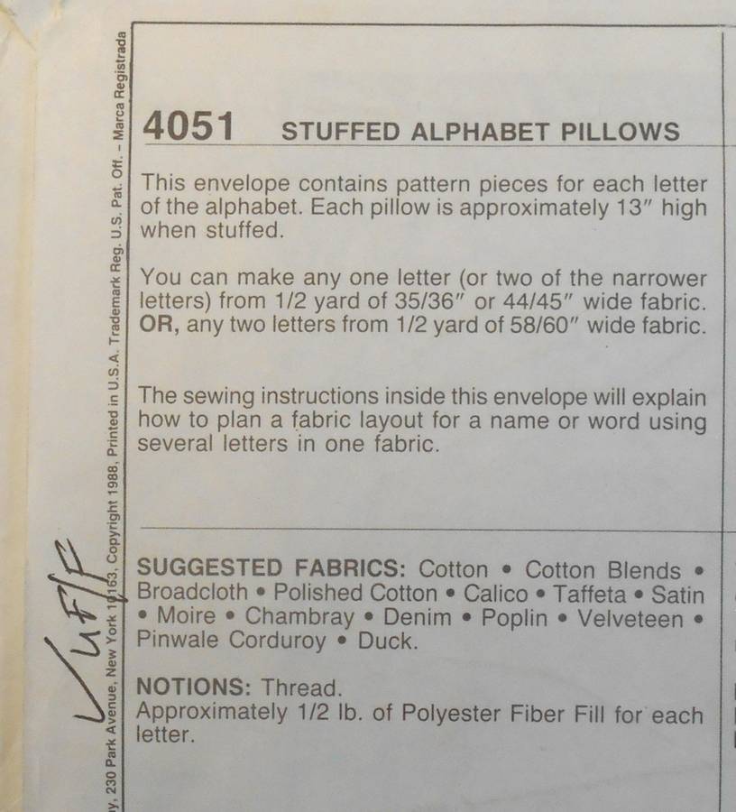 McCALLS CRAFTS 4051 ALPHABET CUSHIONS ONE SIZE COMPLETE-UNCUT-F/FOLDED