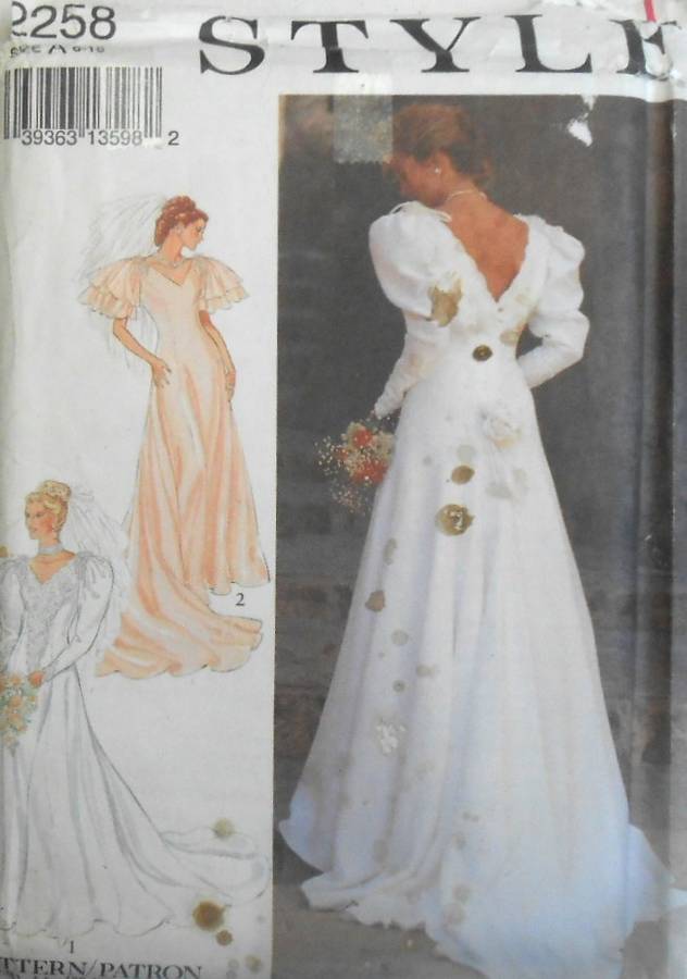STYLE 2258 WEDDING DRESSES SIZE 8-18 COMPLETE-UNCUT-F/FOLDED
