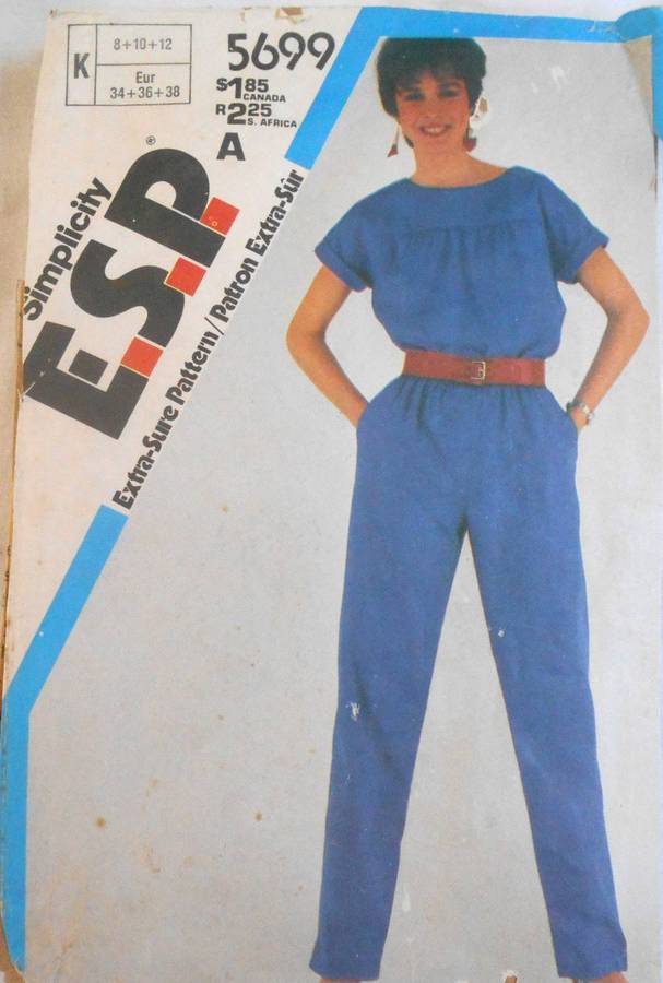 SIMPLICITY 5669 JUMPSUIT SIZE 8-10-12 -CUT TO 12-ZIPLOC