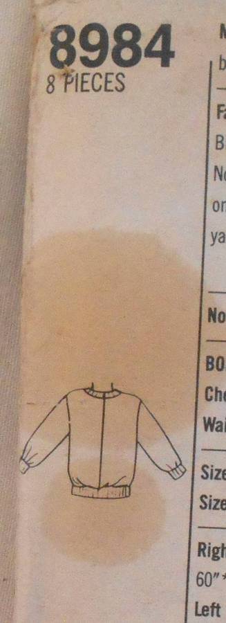 SIMPLICITY 8984 UNISEX SWEATSHIRT SIZE SMALL (28-30") COMPLETE ZIPLOC