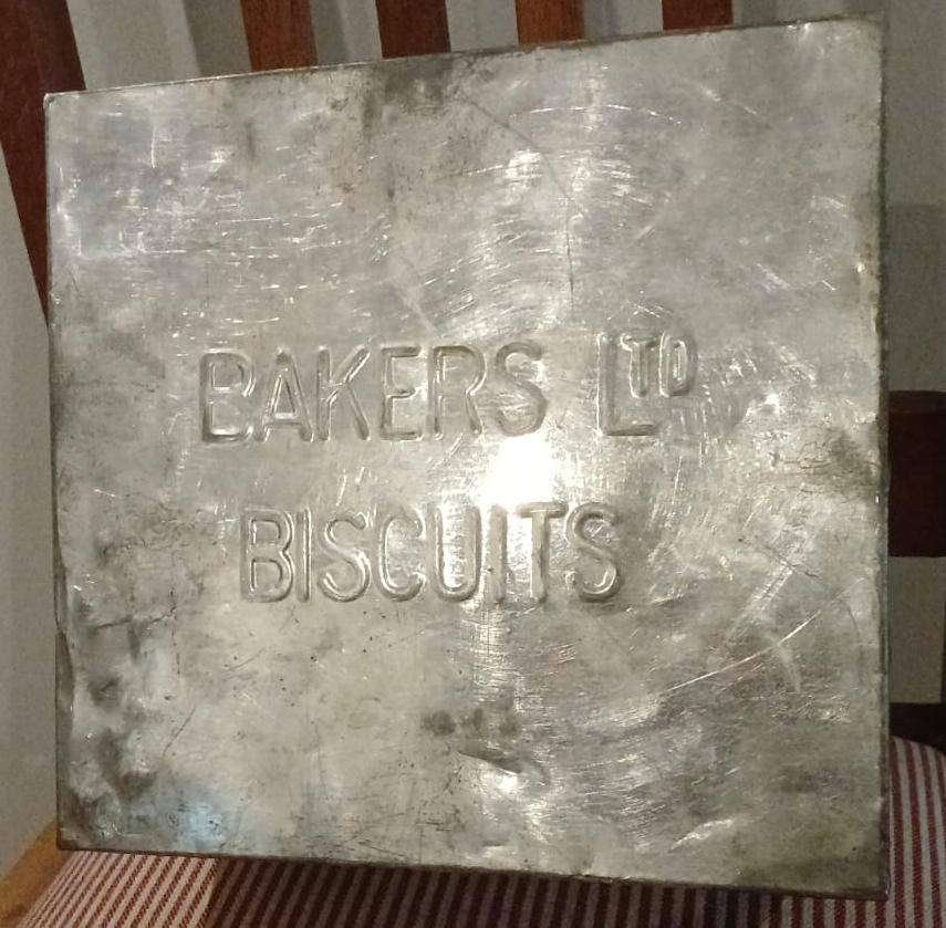 Bakers Biscuit Tin (circa 1910)