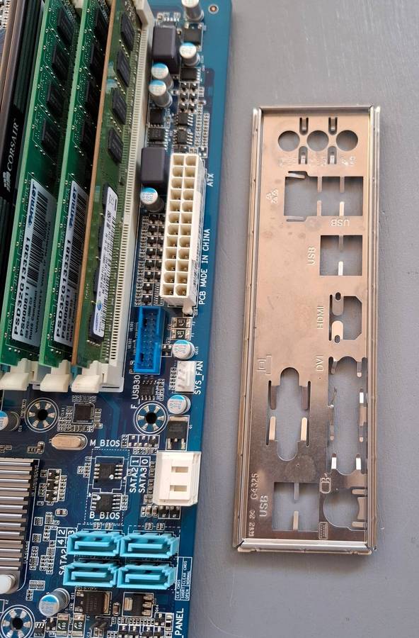 Gigabyte GA-B75M-D3H Motherboard Bundle Plus Intel i3 2120 3.3GHZ processor 10 GB Ram Memory