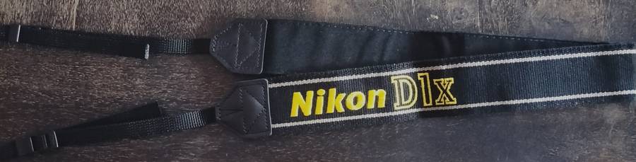 Vintage unused Nikon D1X camera strap (MC35)