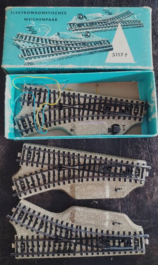 Marklin - 3 piece electro-magnetically operated points - 5117 - (boxed)