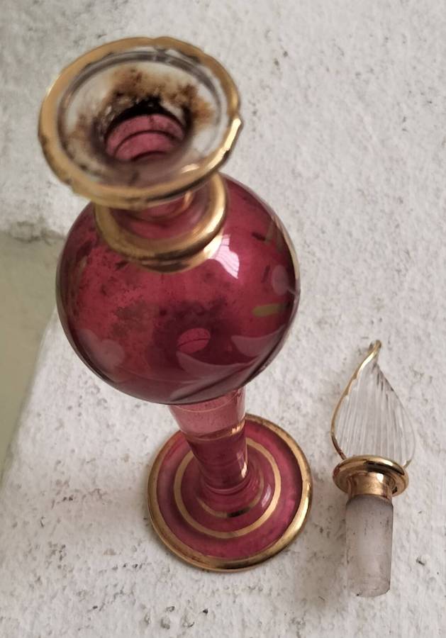 Vintage perfume bottle (18 cm)