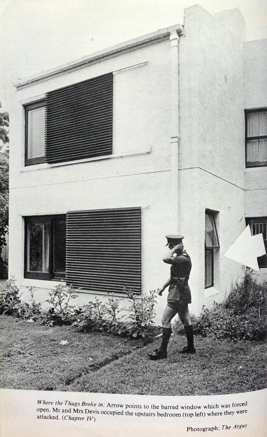 The Noose Tightens - Benjamin Bennett - Hardcover