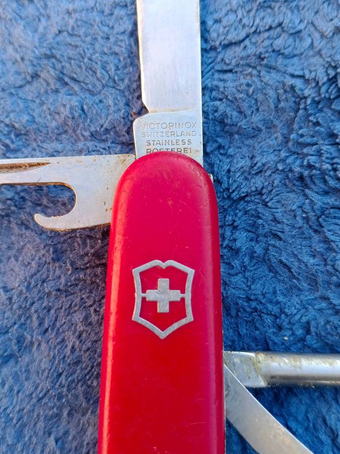 X2 Swiss Army pocket knives