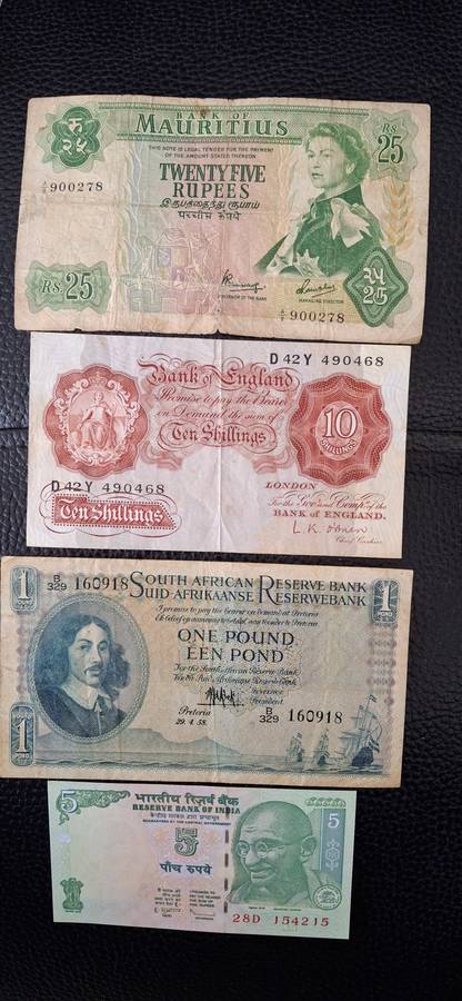 Set of 11  RSA and other WORLD Banknotes Circulated with QE 2nd Bank of Muaritius 25 rupees
