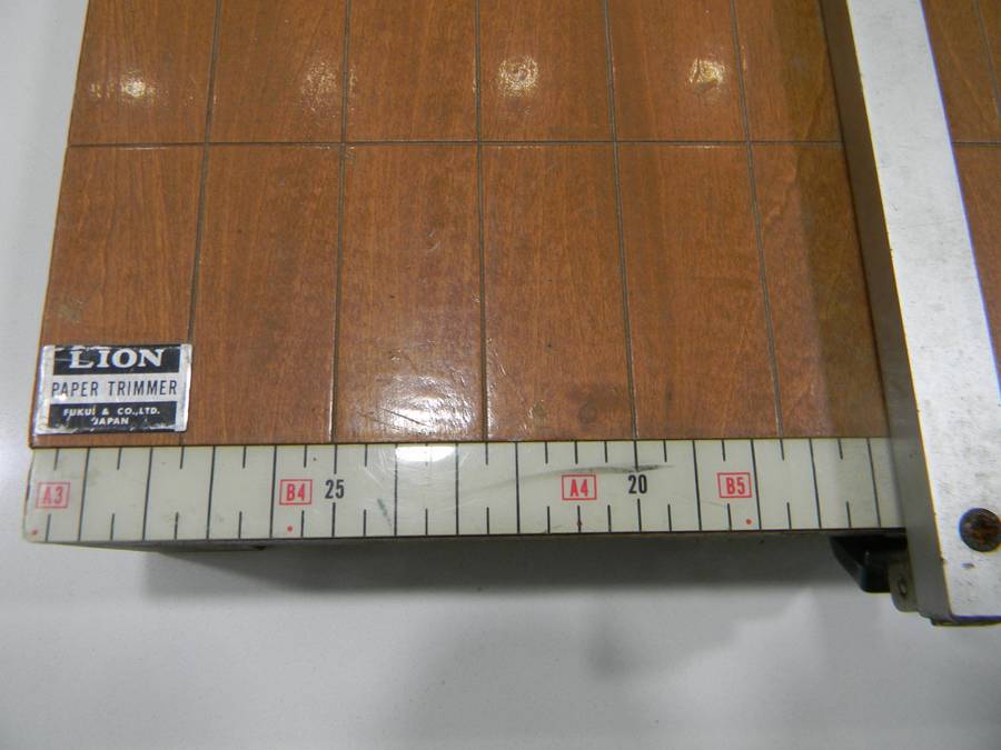 Vintage Lion Paper Trimmer Cutter