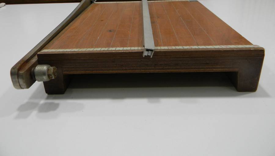 Vintage Lion Paper Trimmer Cutter