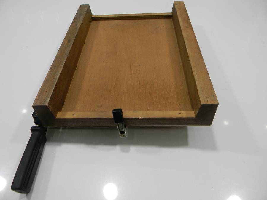 Vintage Lion Paper Trimmer Cutter