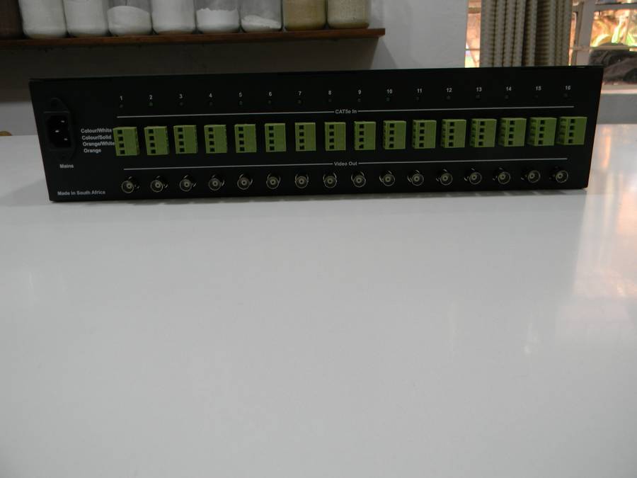 RS485 Distributor 1 Input 16 Output in 1U Rack Mounting Panel RS016