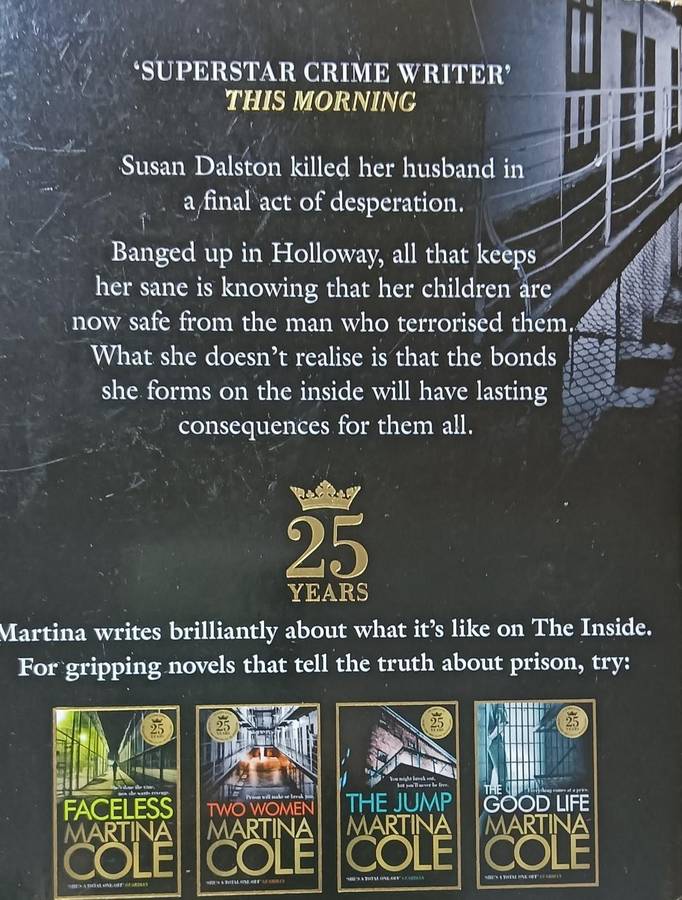 Two Women - Martina Cole - Hardcover - 552 pages