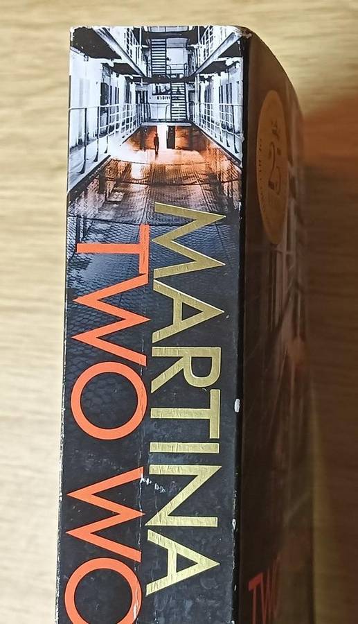 Two Women - Martina Cole - Hardcover - 552 pages